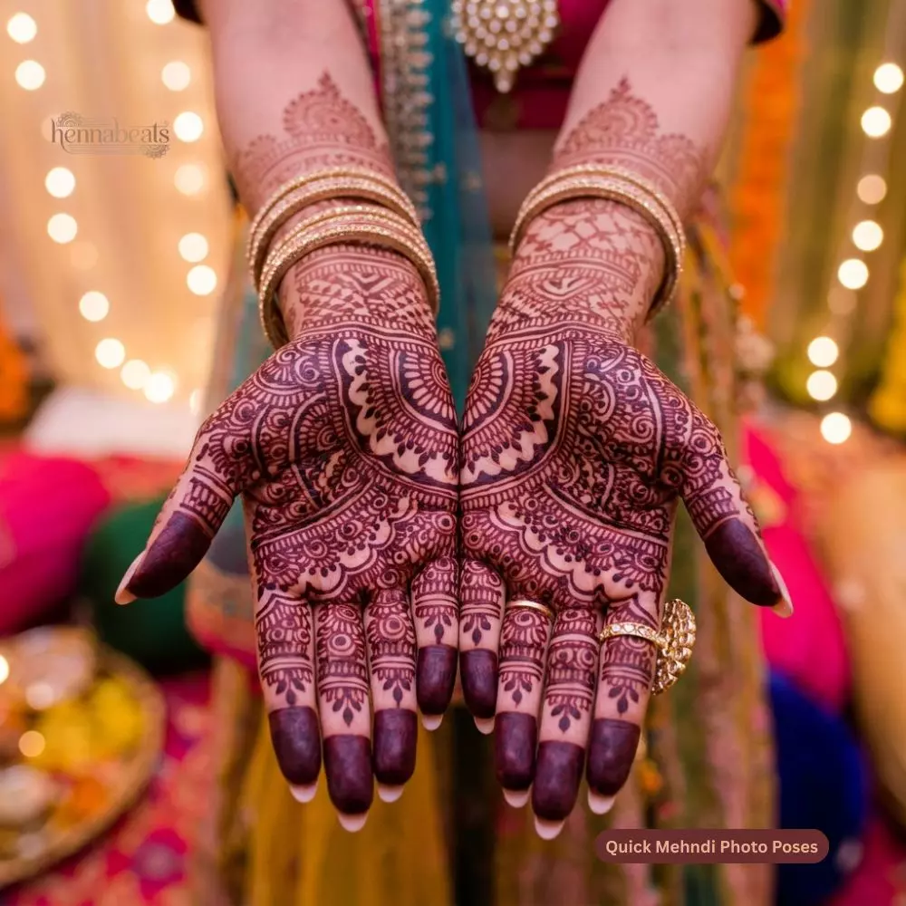 Quick Mehndi Photo Poses
