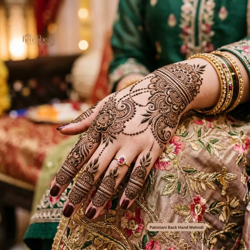 Pakistani Back Hand Mehndi